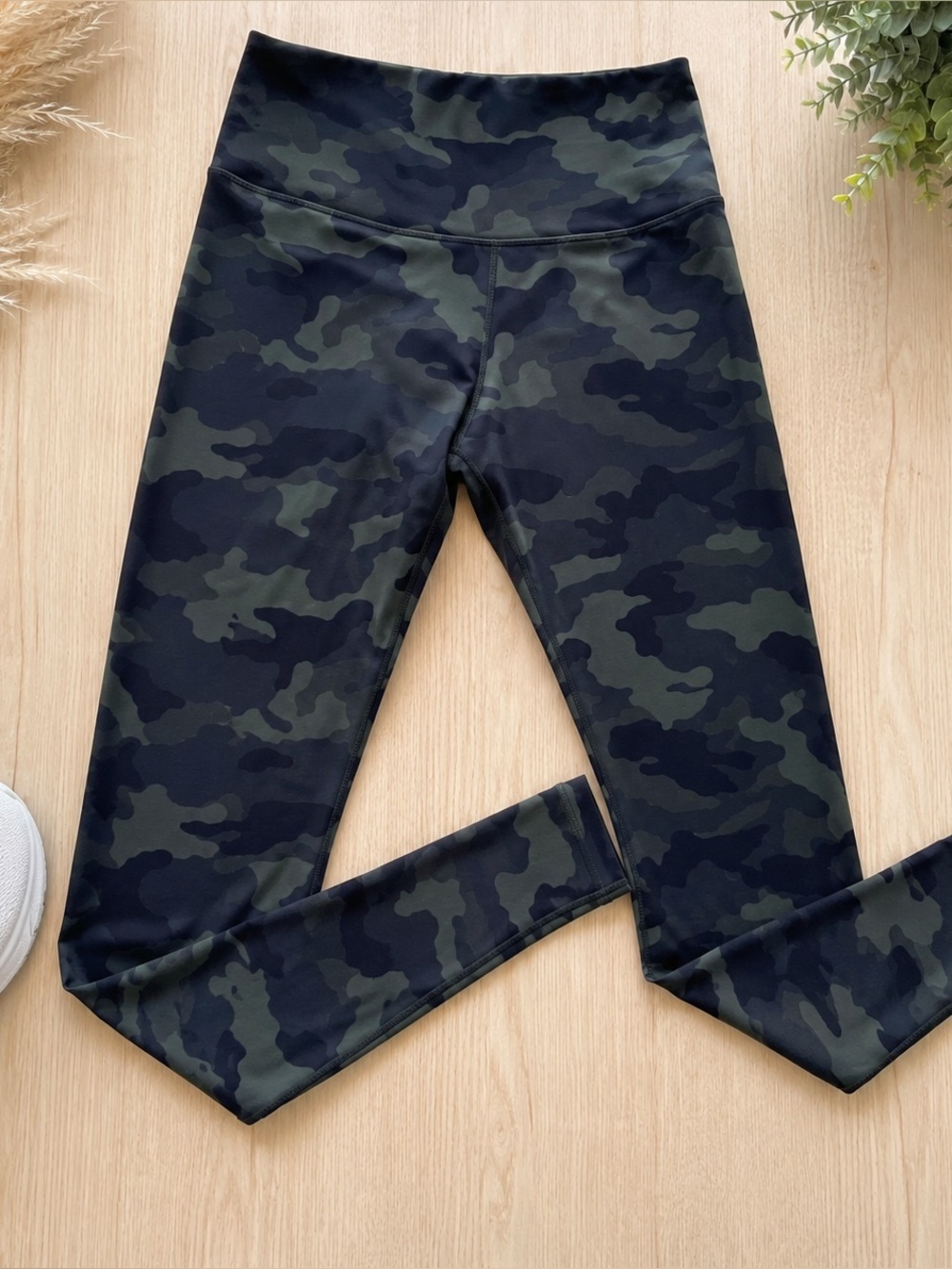 Old Navy PowerSoft High Rise Camo Leggings XS Go-Dry Athletic Yoga